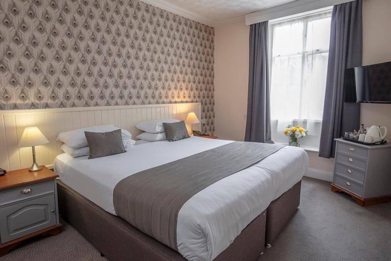 Western Valley Hotel 3*